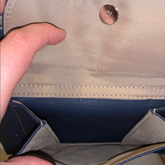 Relic leather crossbody bag - Picture 4 of 4